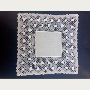 PA&Ntilde;UELO DE ENCAJE DE BOLILLOS